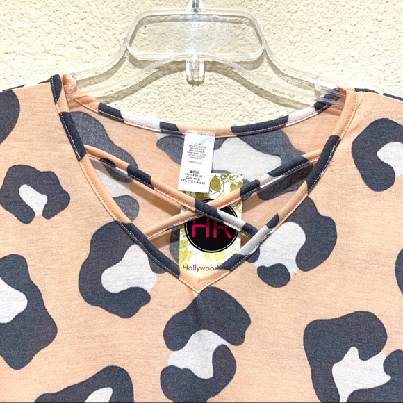 Plus Size Peach Animal Prints Tops (NWT) - Picture 4 of 8
